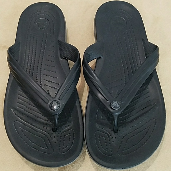 mens crocs flip flops size 11